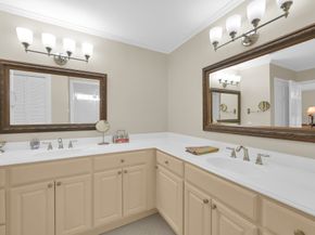 2117 Nantucket Drive, Houston TX 77057