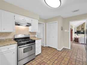 2117 Nantucket Drive, Houston TX 77057