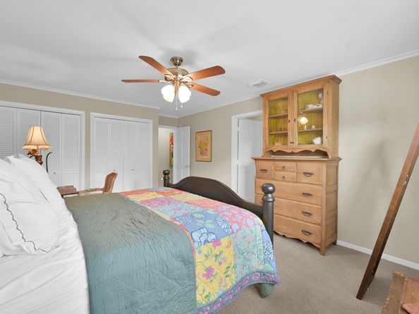 2117 Nantucket Drive, Houston TX 77057