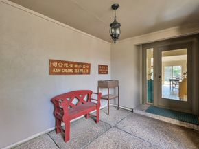 2117 Nantucket Drive, Houston TX 77057
