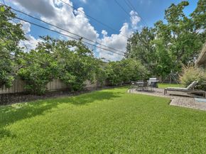 2117 Nantucket Drive, Houston TX 77057