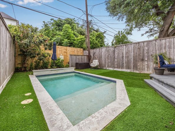 830 W 17th Street B, Houston TX 77008