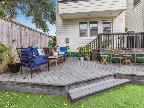 830 W 17th Street B, Houston TX 77008