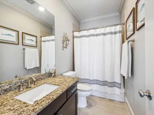 830 W 17th Street B, Houston TX 77008