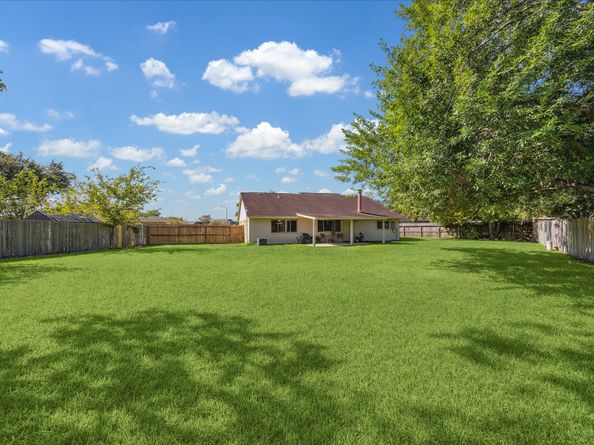16803 Kings Chapel Court, Friendswood TX 77546