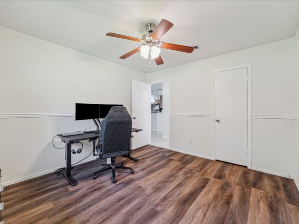 16803 Kings Chapel Court, Friendswood TX 77546