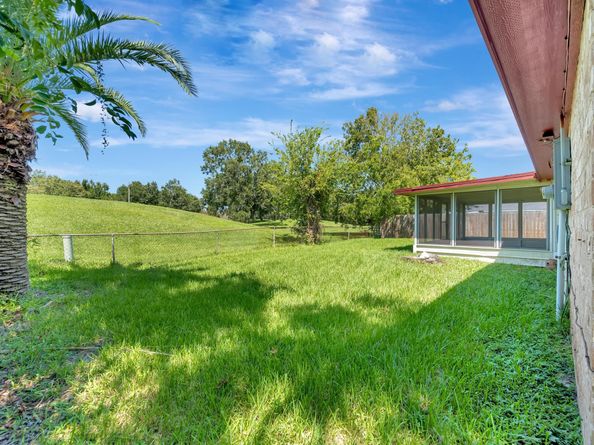 851 Seafoam Road, Houston TX 77062