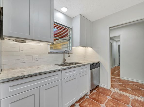 851 Seafoam Road, Houston TX 77062