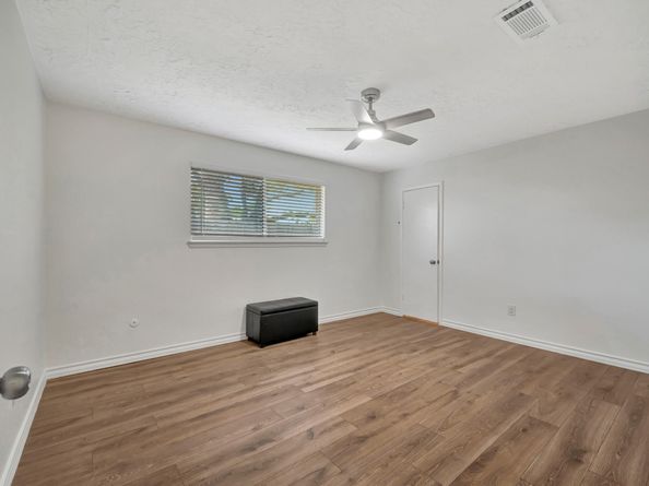 851 Seafoam Road, Houston TX 77062