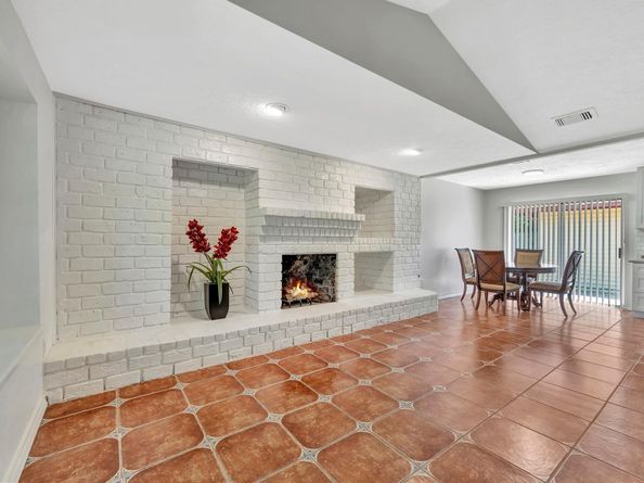 851 Seafoam Road, Houston TX 77062