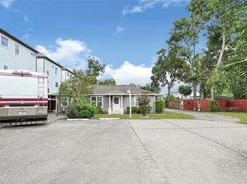 2302 Hoskins Drive