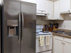 2100 Tanglewilde Street 299, Houston TX 77063