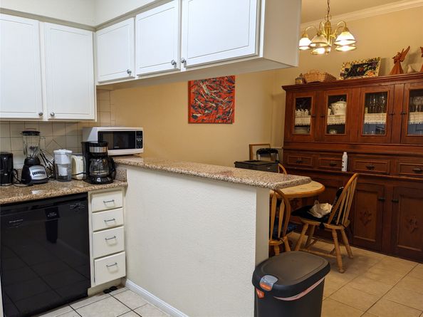 2100 Tanglewilde Street 299, Houston TX 77063