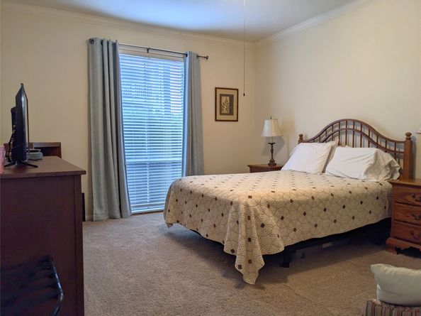 2100 Tanglewilde Street 299, Houston TX 77063