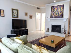 2100 Tanglewilde Street 299, Houston TX 77063