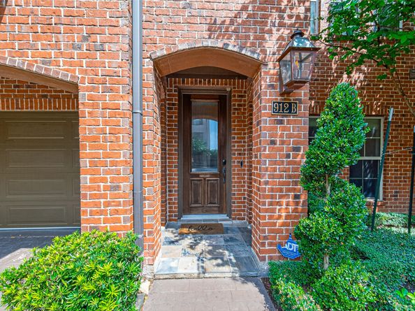 912 Lovett Boulevard B, Houston TX 77006