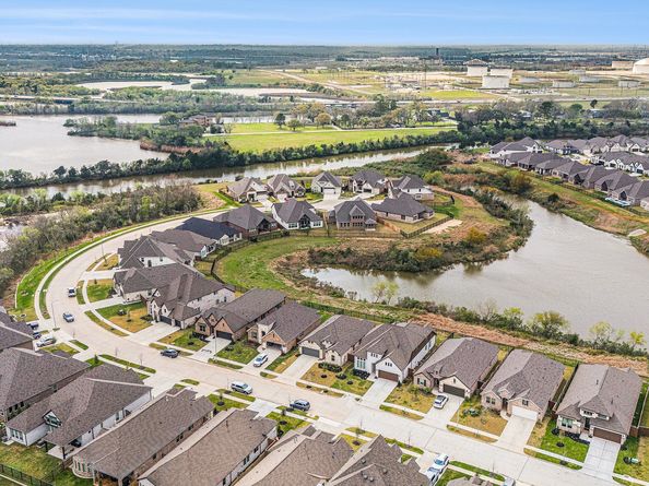 567 Rita Blanca Drive, Webster TX 77598