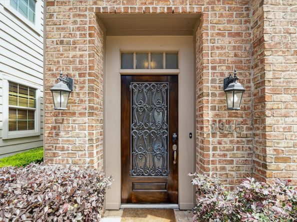 2945 Clinton Drive, Houston TX 77020