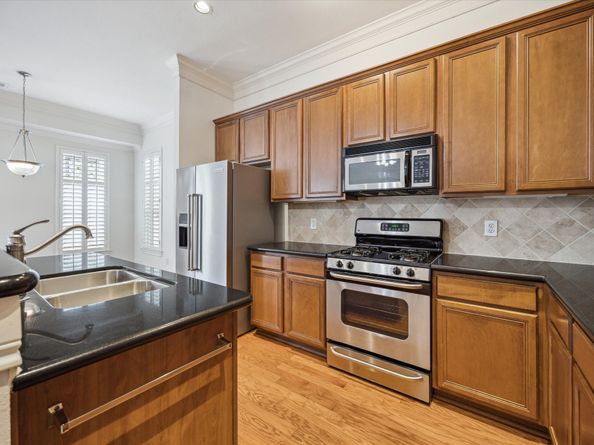 2945 Clinton Drive, Houston TX 77020