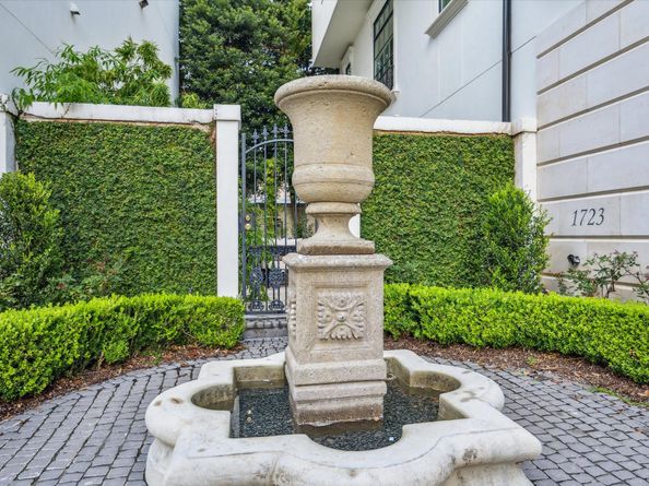 1723 Sunset Boulevard, Houston TX 77005