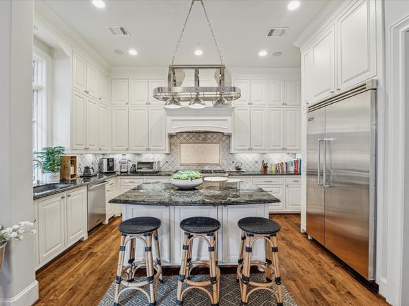 1723 Sunset Boulevard, Houston TX 77005