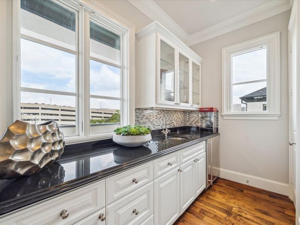 1723 Sunset Boulevard, Houston TX 77005