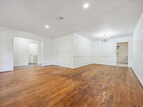 5419 Beechnut Street, Houston TX 77096