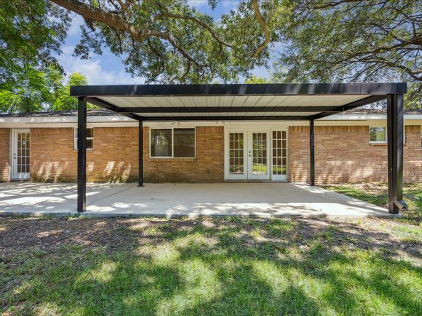 5419 Beechnut Street, Houston TX 77096