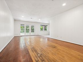 5419 Beechnut Street, Houston TX 77096