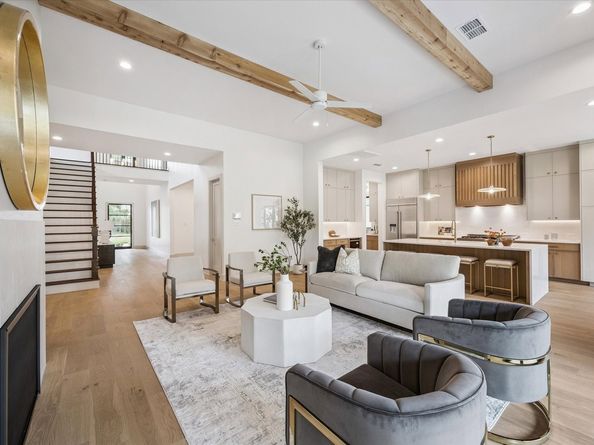 1341 Candlelight Lane, Houston TX 77018