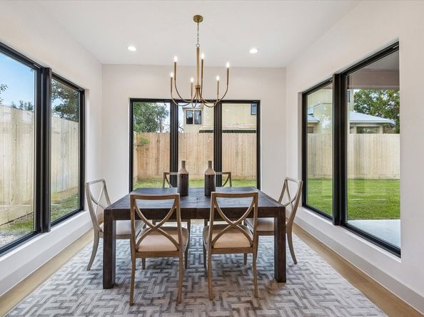 1341 Candlelight Lane, Houston TX 77018