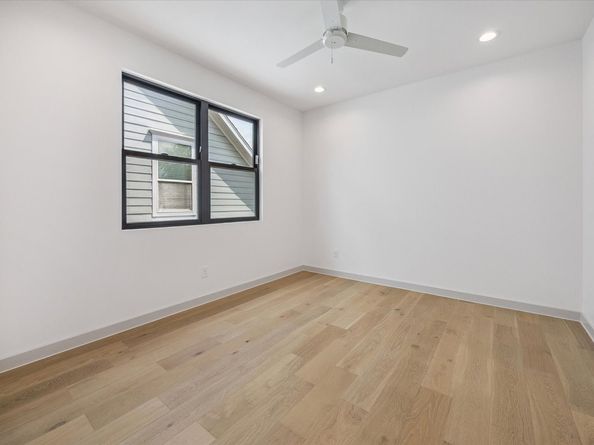 1341 Candlelight Lane, Houston TX 77018