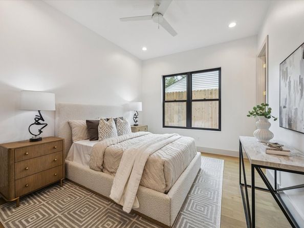 1341 Candlelight Lane, Houston TX 77018