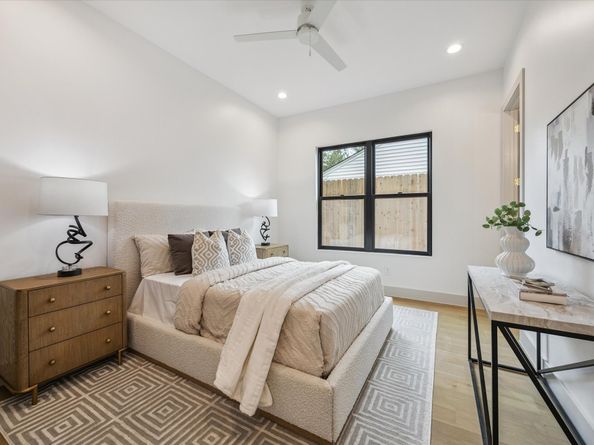 1341 Candlelight Lane, Houston TX 77018