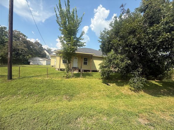 8033 Kenton Street, Houston TX 77028