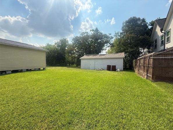 8033 Kenton Street, Houston TX 77028
