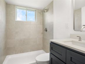 2819 Berry Street 12, Houston TX 77004