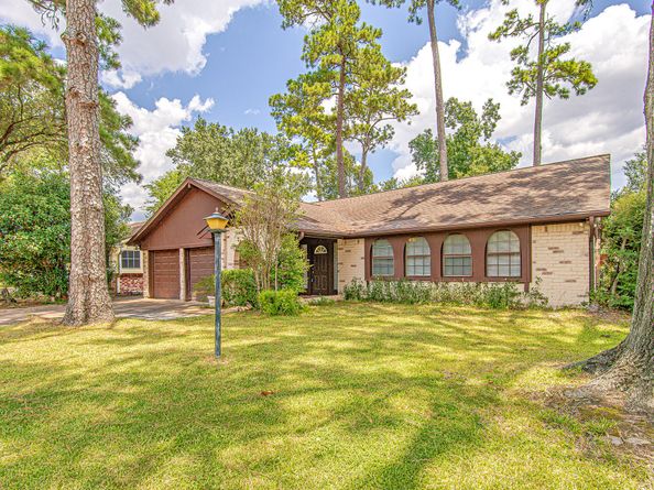 16306 Hollow Wood Drive, Houston TX 77090