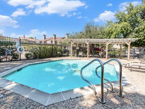 1880 White Oak Drive 111, Houston TX 77009