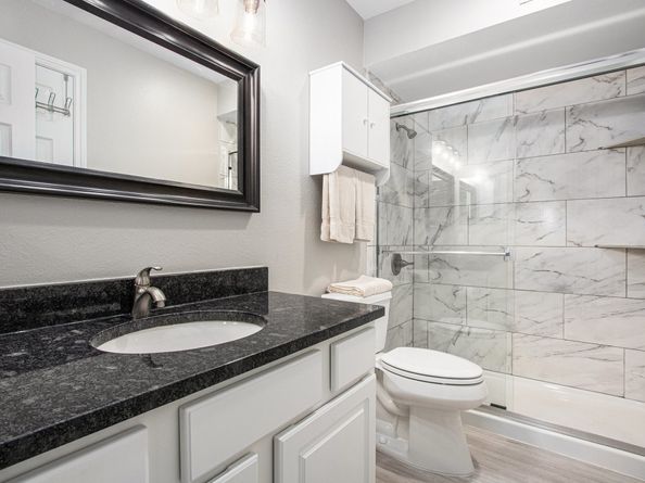 1880 White Oak Drive 111, Houston TX 77009