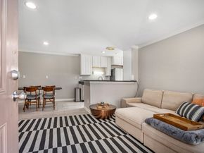 1880 White Oak Drive 111, Houston TX 77009