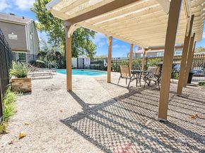 1880 White Oak Drive 111, Houston TX 77009