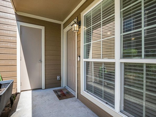 1880 White Oak Drive 111, Houston TX 77009