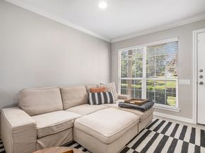 1880 White Oak Drive 111, Houston TX 77009