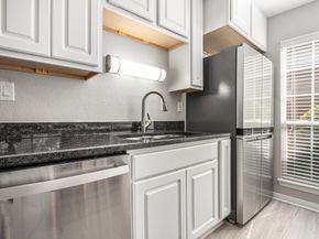 1880 White Oak Drive 111, Houston TX 77009