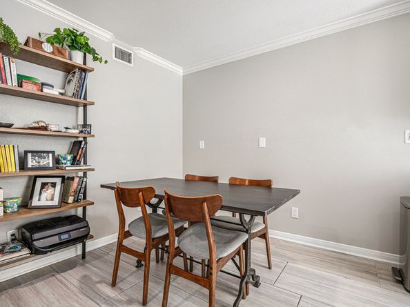 1880 White Oak Drive 111, Houston TX 77009