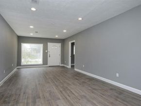 402 S 72nd Street, Houston TX 77011