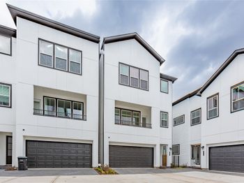 2802 Grand Fountains Drive