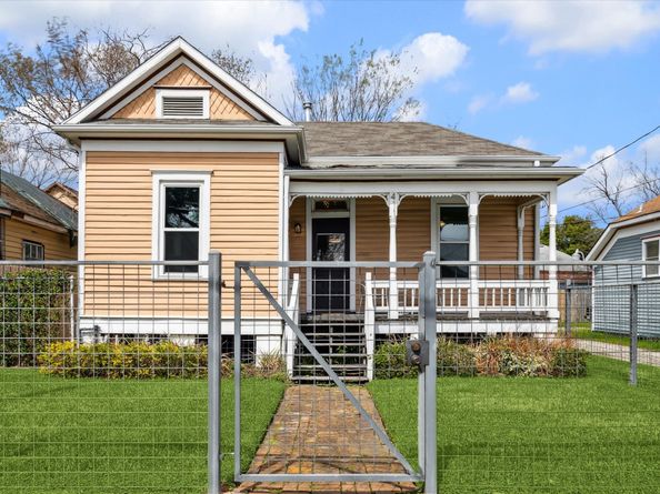 411 Marie Street, Houston TX 77009