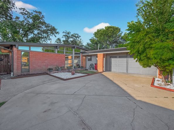 9906 Tolman Street, Houston TX 77034